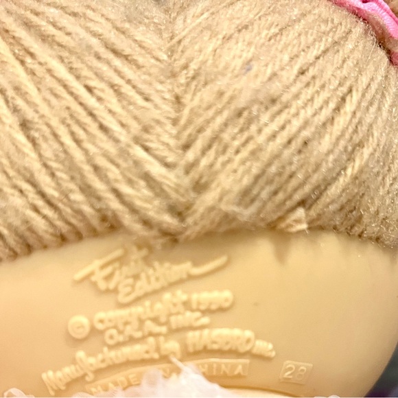 Cabbage patch doll green/sandy hair posable - Picture 12 of 14